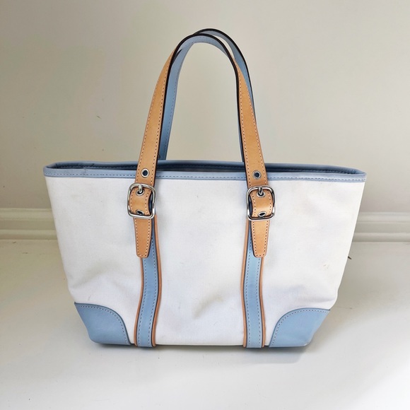 Authentic Coach Small Purse - Picture 4 of 11